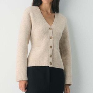 NWT Aritzia Heather Oat Beige Seaport Cardigan